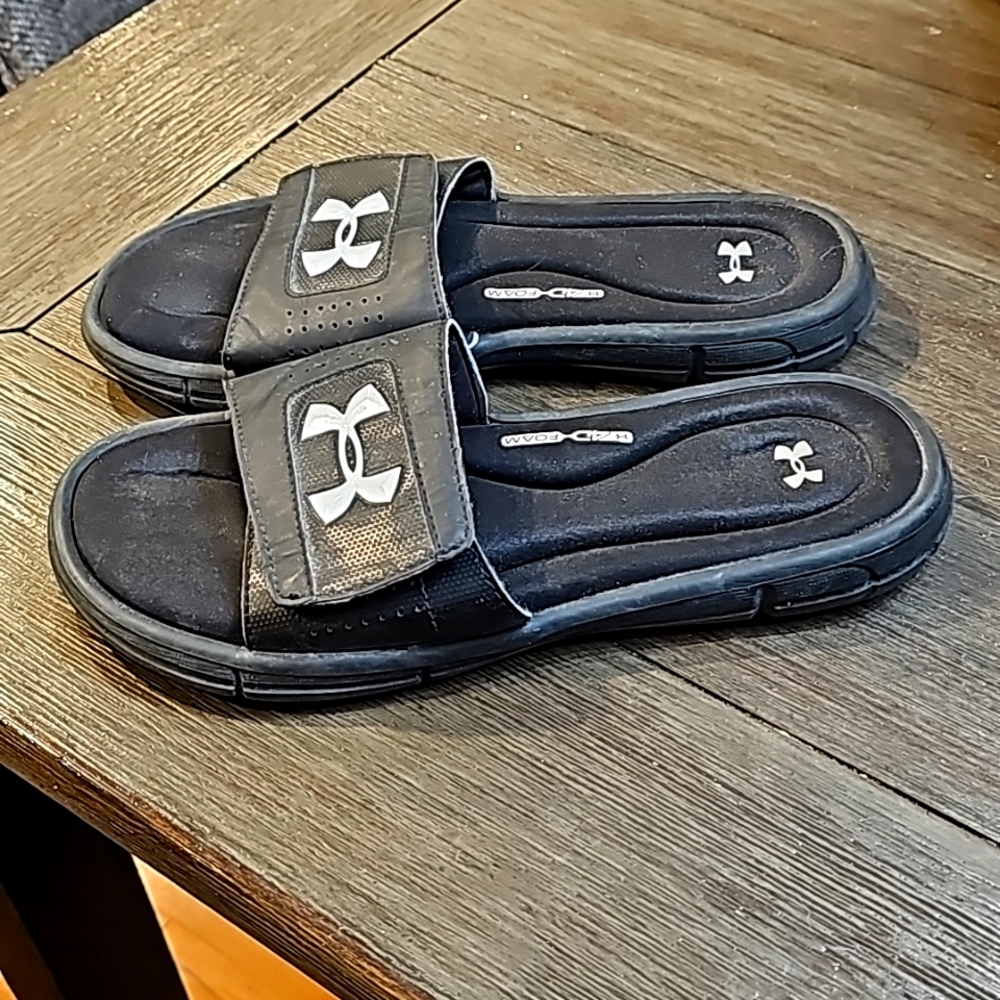 Under Armour Slides Men's 8 Women's 9